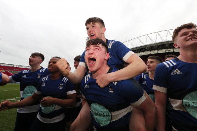 ruadhan-quinn-and-jamie-duggan-celebrate