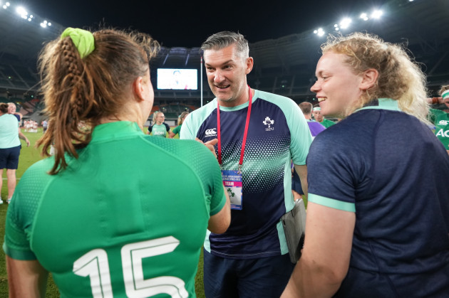 greg-mcwilliams-shaking-hands-with-meabh-deely-after-the-match