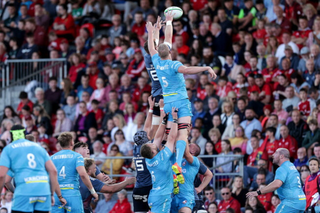 jack-odonoghue-and-arthur-clark-in-a-line-out