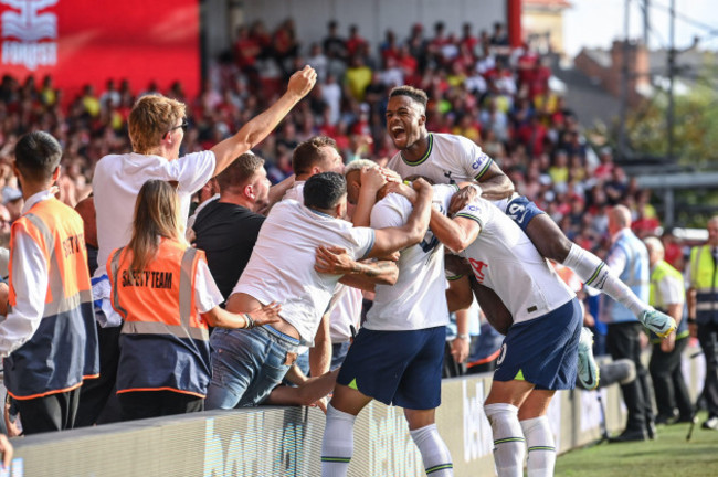 nottingham-uk-28th-aug-2022-harry-kane-10-of-tottenham-hotspur-celebrates-his-goal-to-make-it-0-2-with-the-traveling-fans-in-nottingham-united-kingdom-on-8282022-photo-by-craig-thomasnews-i