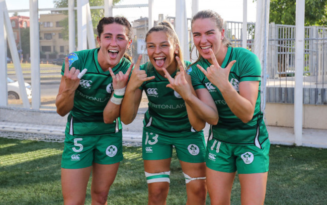amee-leigh-crowe-erin-king-and-kate-farrell-celebrate-after-the-game