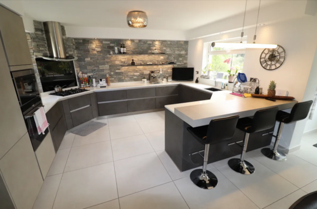 Screenshot 2022-09-02 at 23.24.09