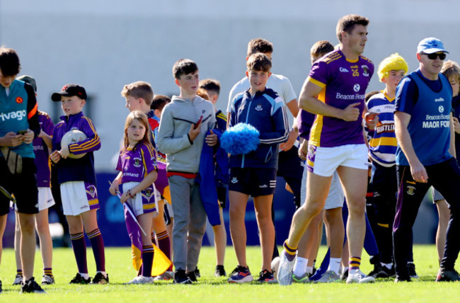 shane-walsh-with-fans-after-the-game