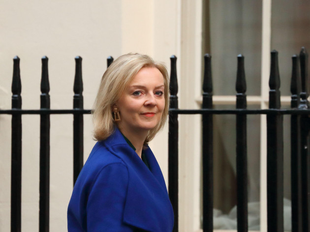london-uk-16th-nov-2021-foreign-secretary-elizabeth-truss-arrives-for-the-weekly-cabinet-meeting-credit-uwe-deffneralamy-live-news