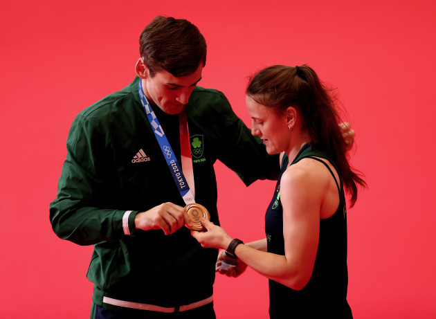 aidan-walsh-celebrates-winning-a-bronze-medal-with-his-sister-michaela