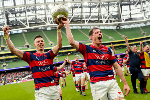 matt-darcy-and-adrian-darcy-celebrate-with-the-trophy