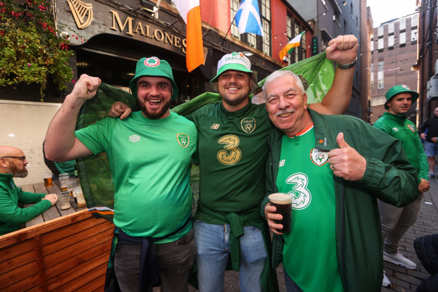 ireland-fans-ahead-of-the-game