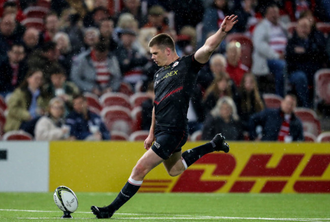 owen-farrell-kicks