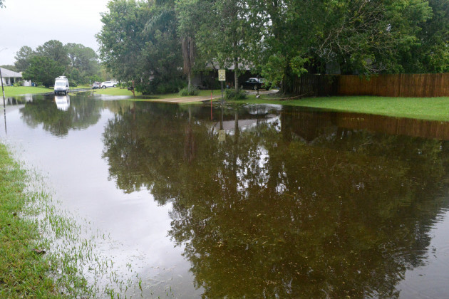 brevard-county-florida-usa-september-28-2022-street-flooding-and-signs-down-before-hurricane-ians-arrival-in-brevard-county-florida-inpacting-palm-bay-melbourne-beach-indialantic-indian-harbou