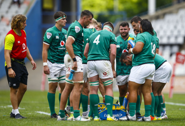 the-ireland-team-during-the-water-break