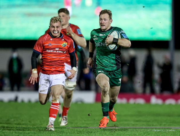 kieran-marmion-makes-a-break-before-being-stopped-just-short-of-the-try-line