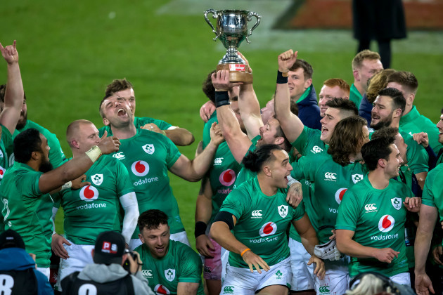 ireland-celebrate-with-the-steinlager-series-trophy