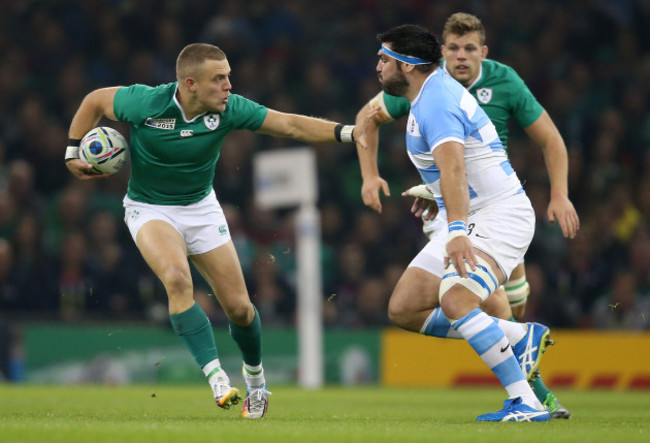 irelandos-ian-madigan-is-tackled-by-argentinaos-ramiro-herrera