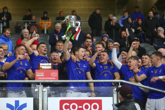 st-finbarrs-players-celebrate-with-the-trophy
