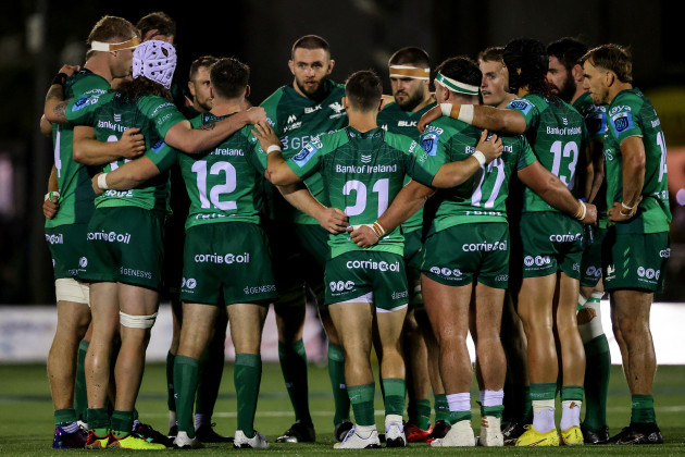 the-connacht-team-huddle-during-the-game