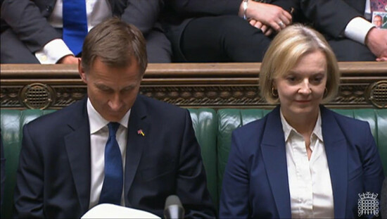 screen-grab-of-chancellor-of-the-exchequer-jeremy-hunt-left-and-prime-minister-liz-truss-listen-to-shadow-chancellor-rachel-reeves-response-the-chancellors-statement-in-the-house-of-commons-londo