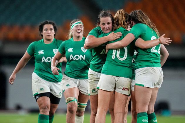 the-ireland-team-celebrate-at-the-final-whistle