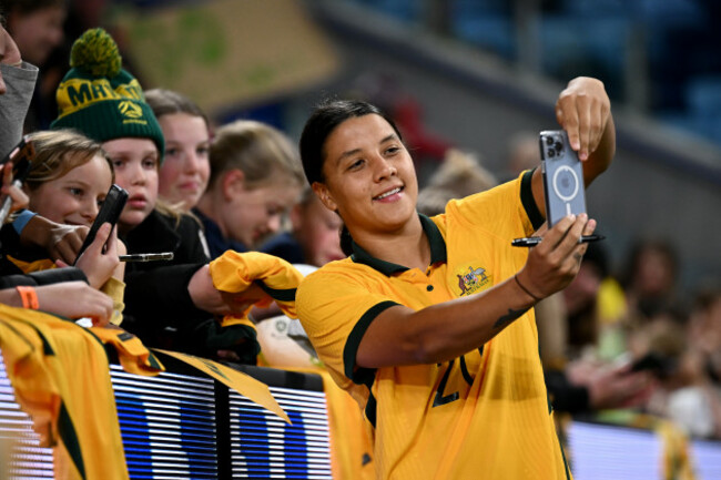 soccer-australia-canada-women