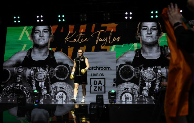 katie-taylor-makes-her-way-to-the-ring