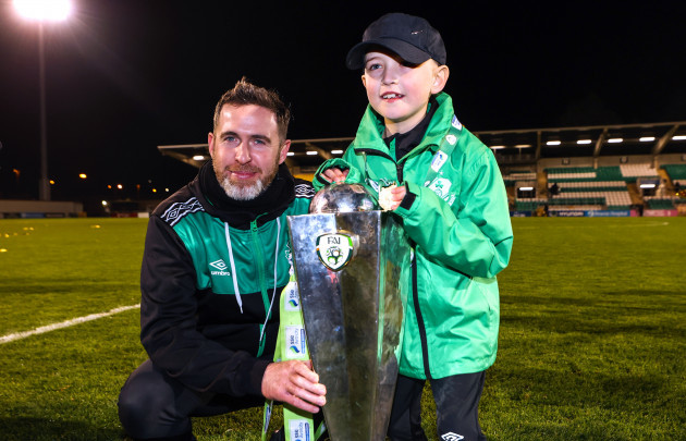 stephen-bradley-and-his-son-josh-celebrate-with-the-sse-airtricity-league-premier-division-trophy