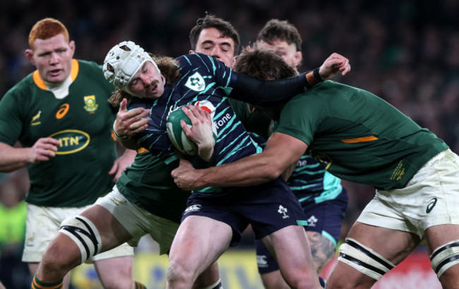 mack-hansen-tackled-by-eben-etzebeth