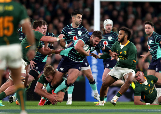 pieter-steph-du-toit-tackles-stuart-mccloskey