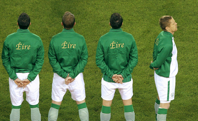 damien-duff-stands-for-the-national-anthem