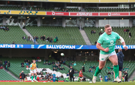 tadhg-furlong-warms-up