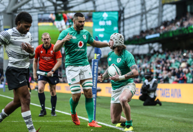 mack-hansen-is-congratulated-by-max-deegan-after-scoring-a-try