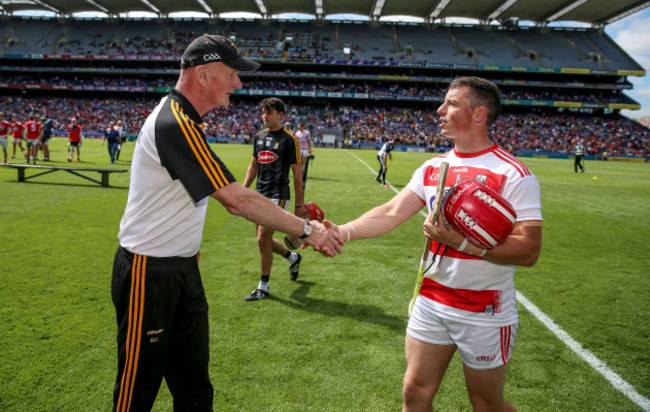 brian-cody-and-anthony-nash-shake-hands-after-the-game