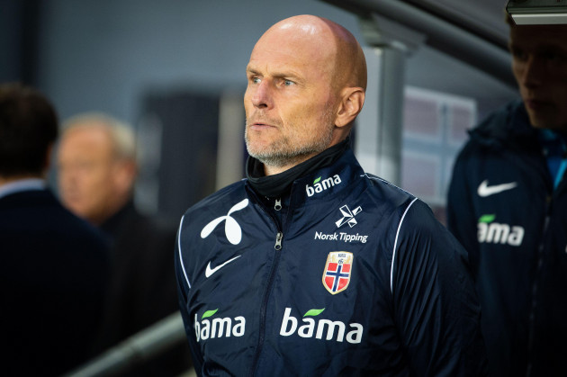 oslo-norway-27th-sep-2022-head-coach-staale-solbakken-of-norway-seen-during-the-uefa-nations-league-match-between-norway-and-serbia-at-ullevaal-stadion-in-oslo-photo-credit-gonzales-photoalamy