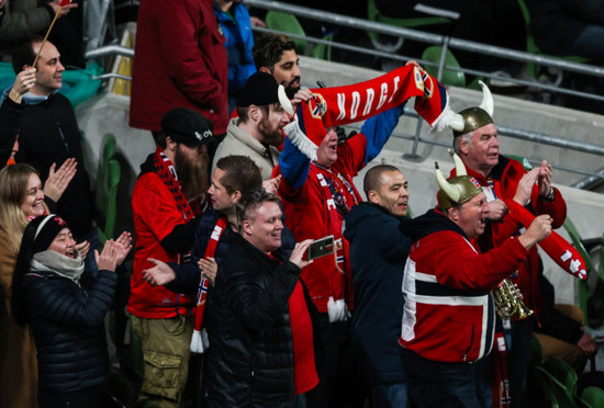 norway-fans-celebrate-after-leo-ostigard-scores