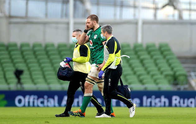 iain-henderson-leaves-the-field-due-to-an-injury