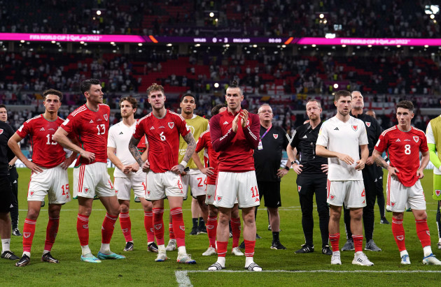 wales-captain-gareth-bale-and-his-team-mates-applaud-the-fans-after-the-fifa-world-cup-group-b-match-at-the-ahmad-bin-ali-stadium-al-rayyan-qatar-picture-date-tuesday-november-29-2022