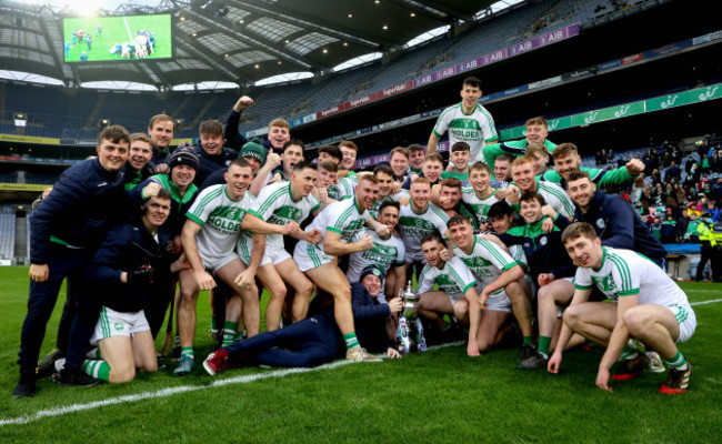 ballyhale-shamrocks-celebrate-with-the-trophy