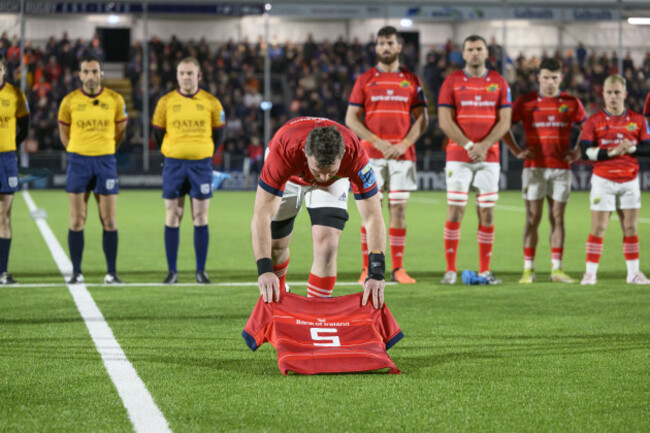 peter-omahony-lays-a-jersey-in-memory-of-doddie-weir-before-the-game