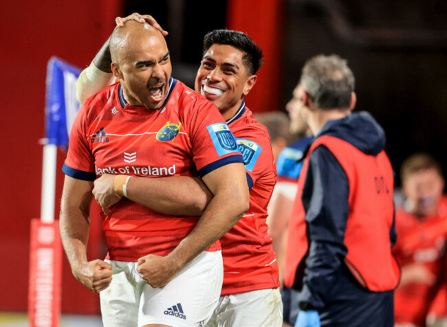 simon-zebo-celebrates-with-malakai-fekitoa-after-shane-daly-scores-a-try