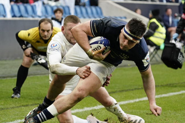 dan-sheehan-holds-off-finn-russell-to-score-the-second-try