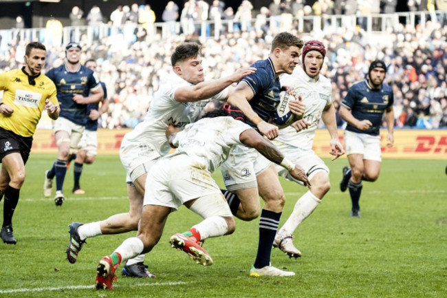 garry-ringrose-bursts-through-for-a-try