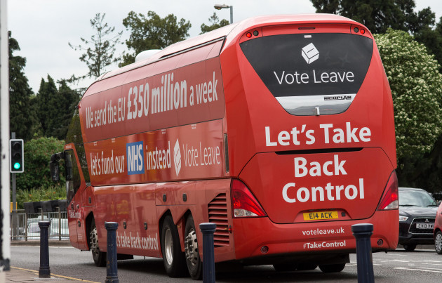 melton-mowbray-uk-19th-may-2016-take-back-control-vote-leave-battle-bus-travels-through-the-towns-street-clifford-nortonalamy-live