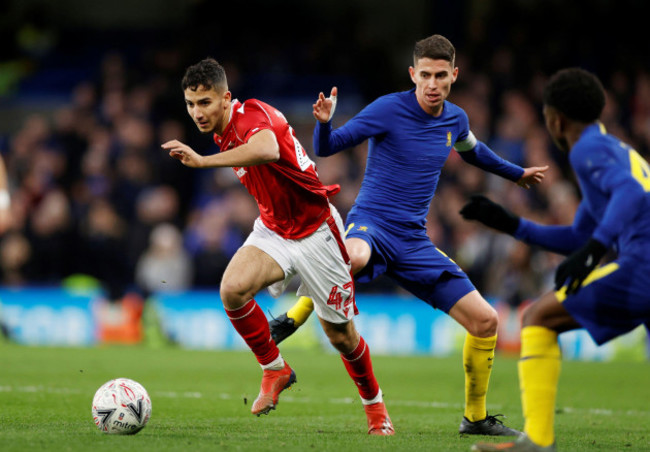 soccer-football-fa-cup-third-round-chelsea-v-nottingham-forest-stamford-bridge-london-britain-january-5-2020-nottingham-forests-yassine-en-neyah-in-action-with-chelseas-jorginho-acti