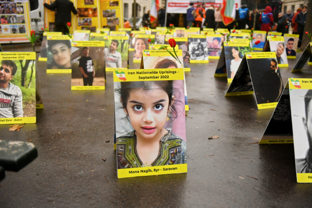 portraits-of-the-victims-of-irans-repression-paris