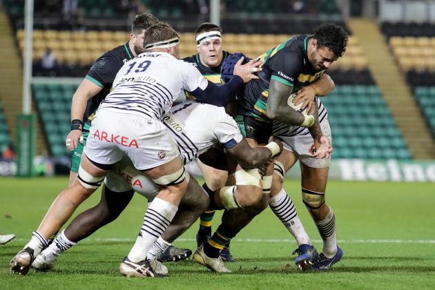 courtney-lawes-is-tackled-by-thierry-paiva