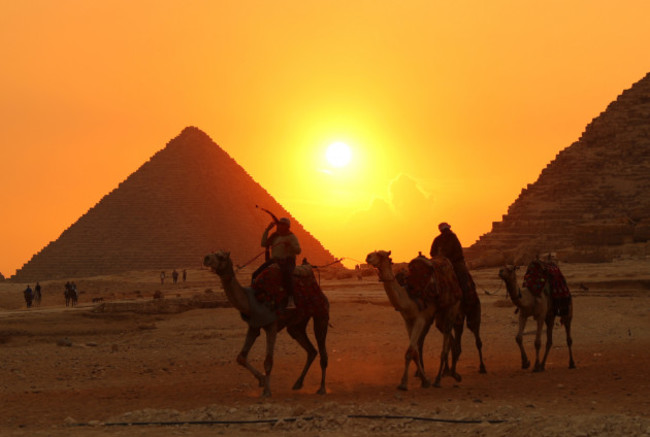 egypt-giza-pyramids-tourism