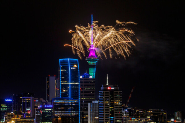 auckland-new-zealand-01-jan-2023-auckland-welcomes-in-the-2023-new-year-with-fireworks-from-the-sky-tower-auckland-is-the-first-city-to-celebrate-the-new-year-credit-david-rowlandone-image-pho