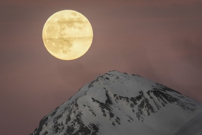 slovenia-moon