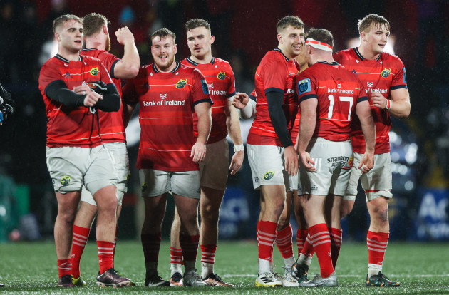 munster-players-celebrate-the-final-whistle