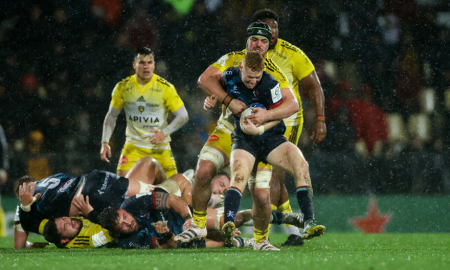 gregory-alldritt-tackles-nathan-doak