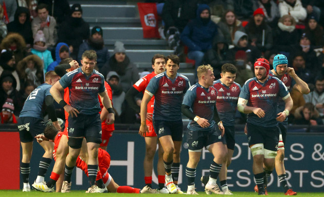 munster-players-celebrate-after-tadhg-beirne-scored-his-sides-second-try