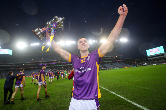 paul-mannion-celebrates-with-the-trophy